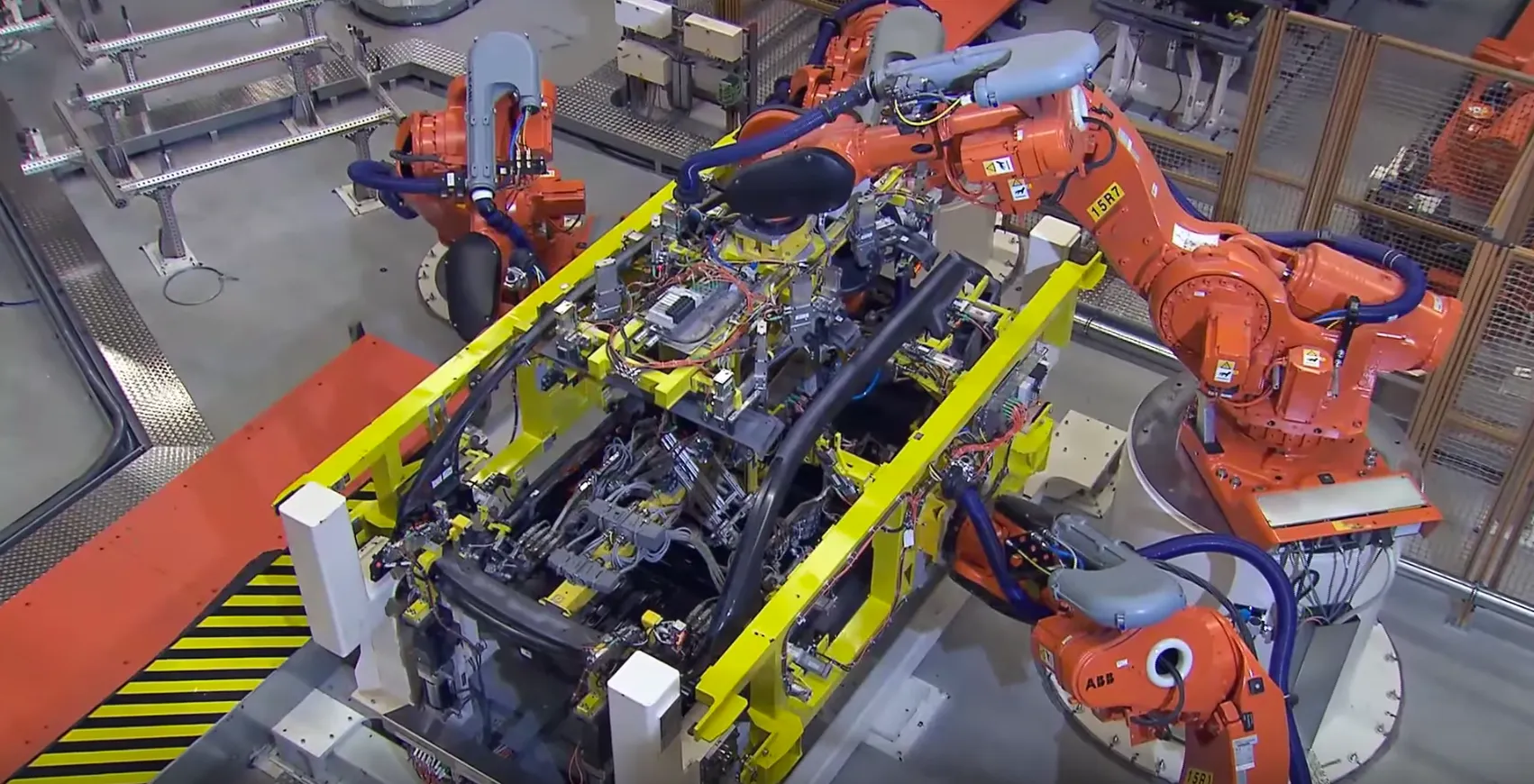 Robotic paint process on BMW i3 body components